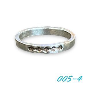 Womens Ring Size 4 Band Silver Metal Boho Cutout Jewelry 005-4